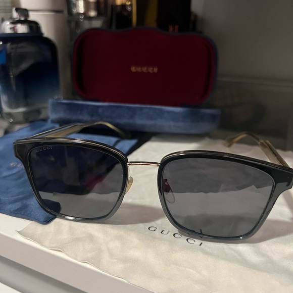 AUTHENTIC GUCCI. SUNGLASSES - Picture 6 of 6